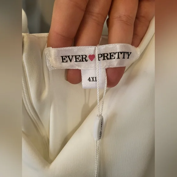 Plus Size Elegant And Simple Wedding Dress - Picture 5 of 8